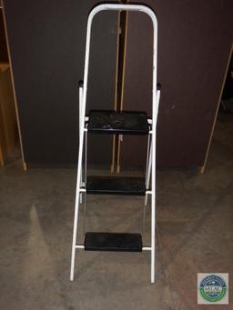 Step ladder