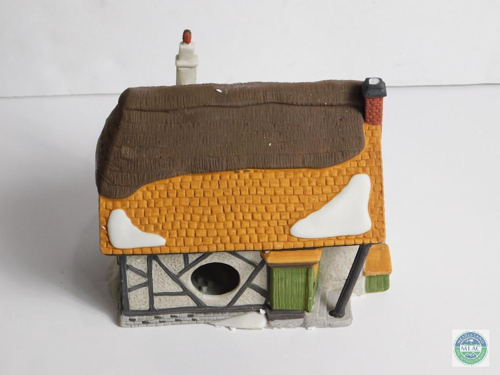 "MAYLIE COTTAGE". Department 56.