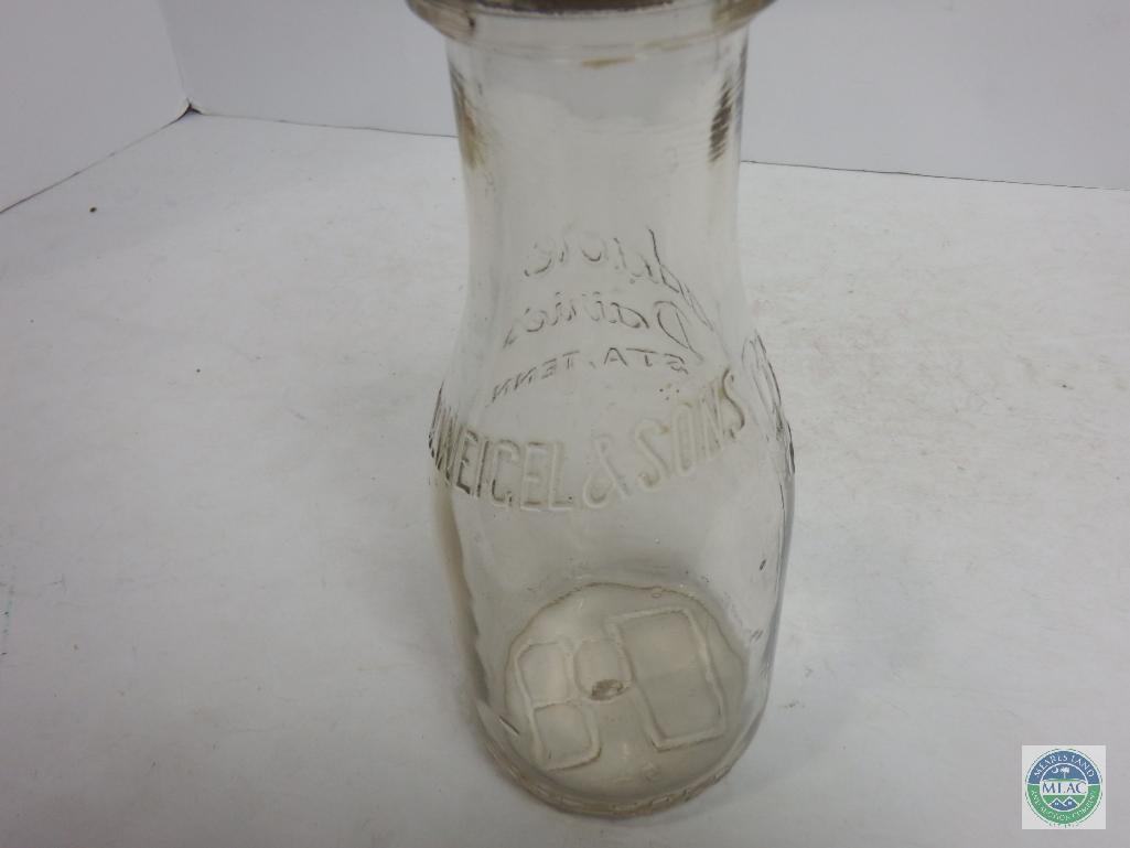 Broadacre Dairies Powell Sta, TN 1 Pint Clear Glass bottle