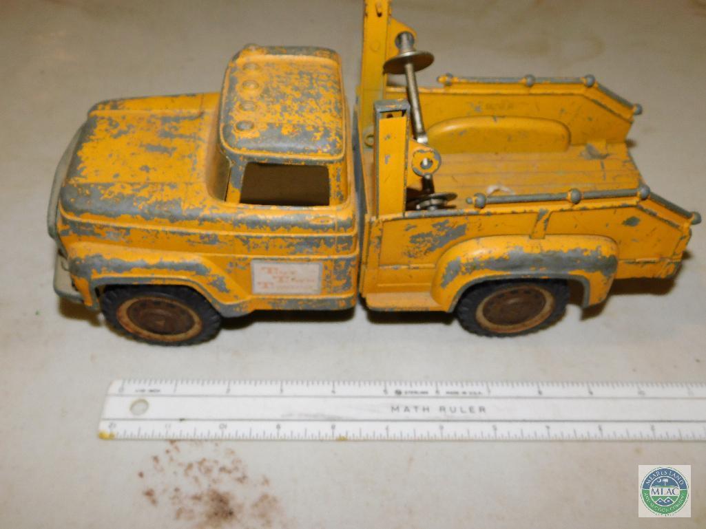 Hubley Metal "Tiny Town Towing" Tow Truck