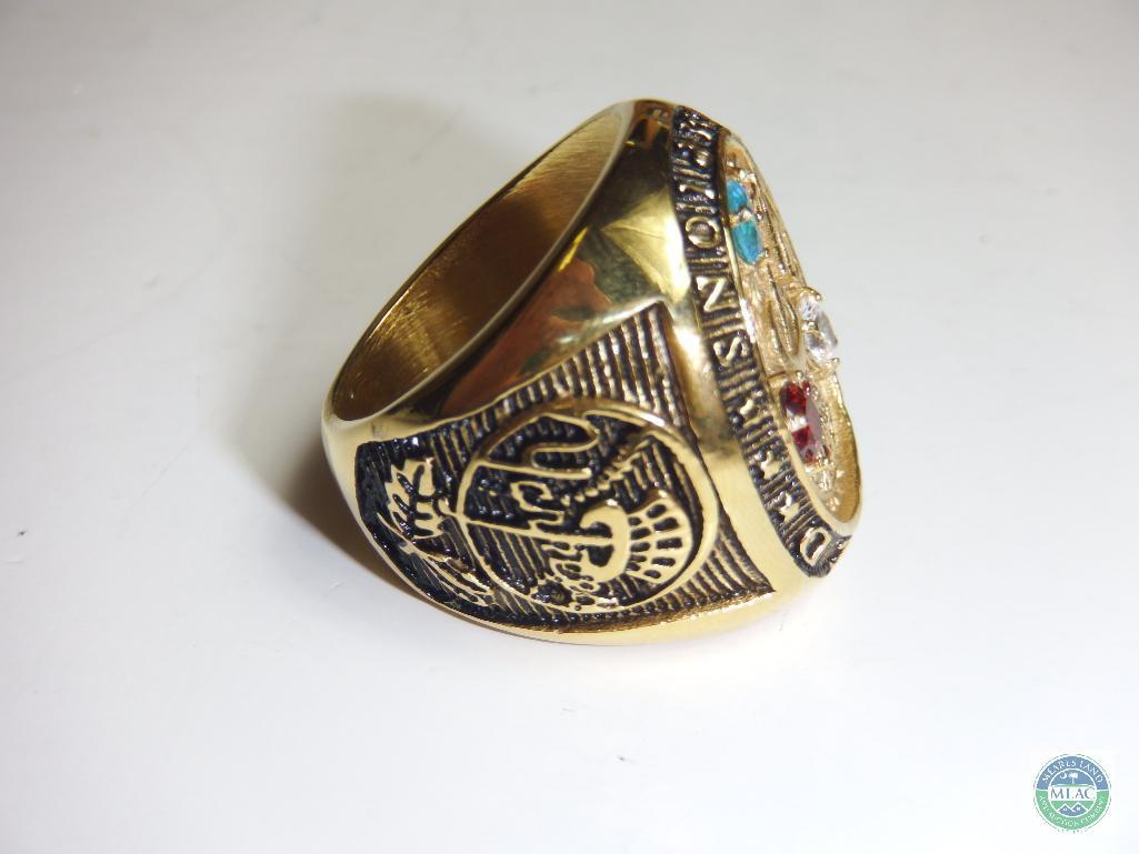 World Champions New York Yankees Gold tone Ring 27 times