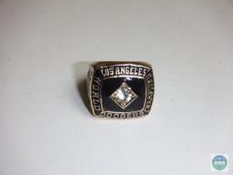 World Champions Los Angeles Dodgers Gold tone Ring 1981 Garvey #6