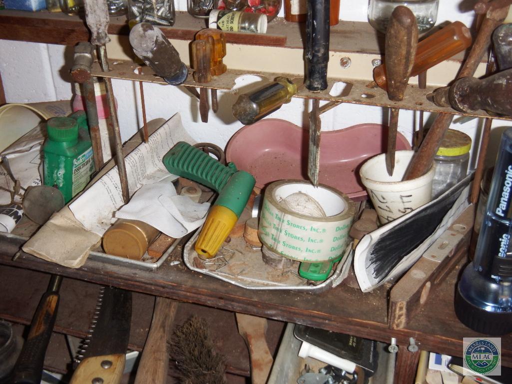 Contents of Work bench Bench vise, Hand tools, Hardware