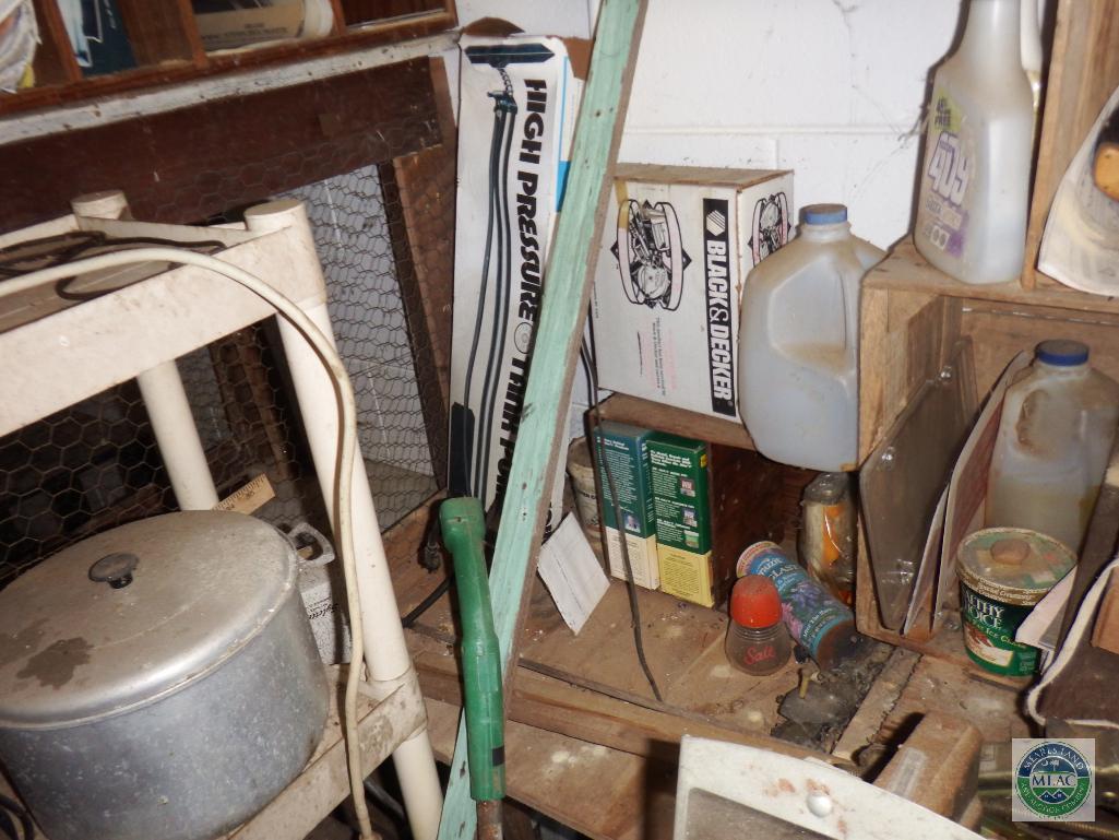 Contents of Work bench Bench vise, Hand tools, Hardware