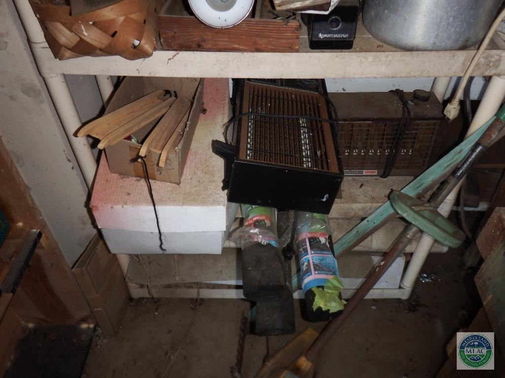 Contents of Work bench Bench vise, Hand tools, Hardware