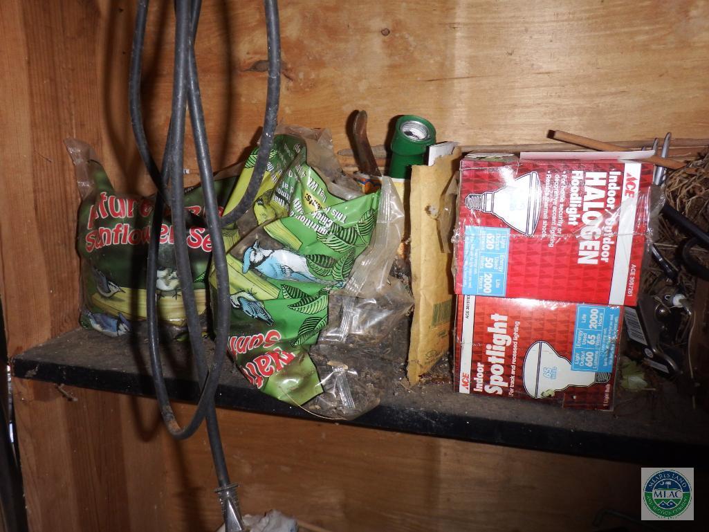 Contents of Work bench Bench vise, Hand tools, Hardware