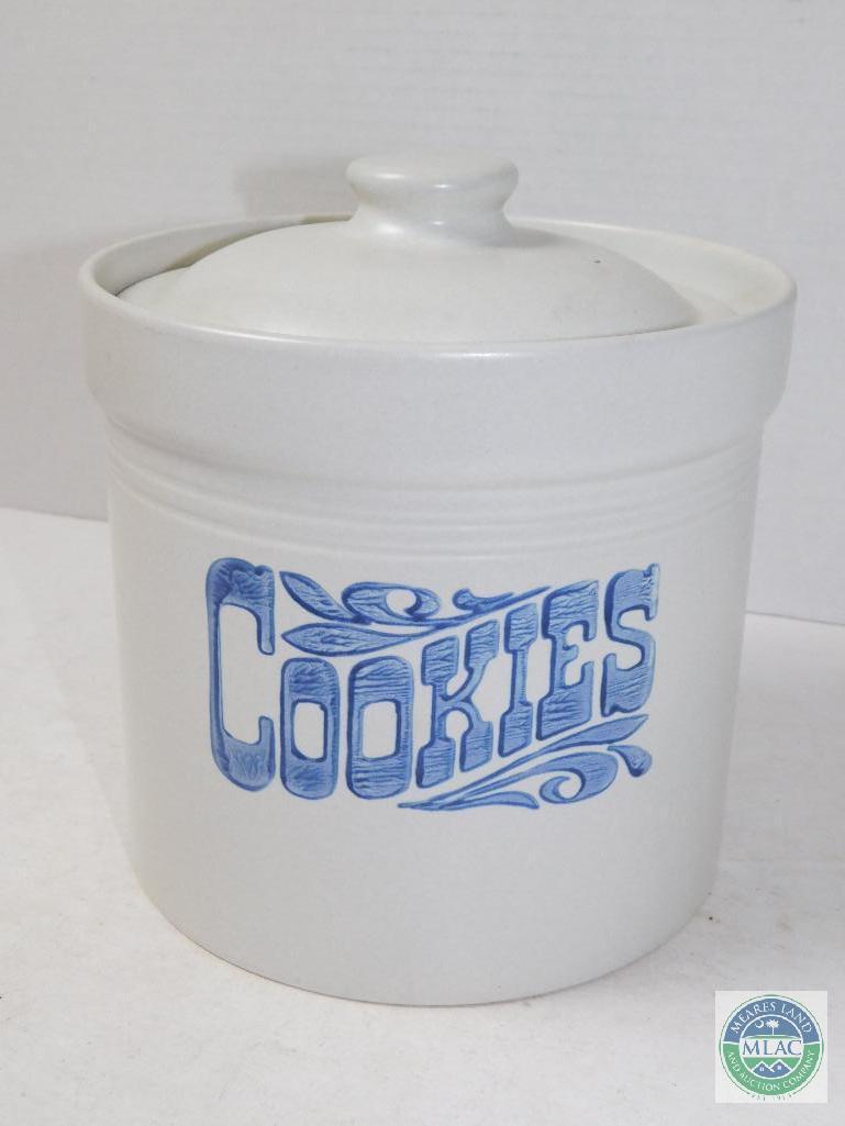 Pfaltzgraff Yorktowne Cookie Jar with Lid