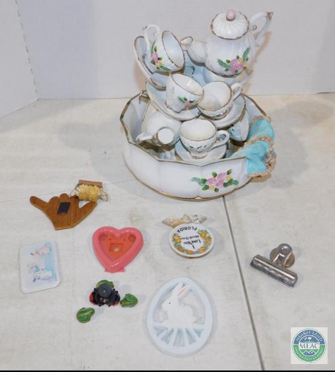 Tea Cup Water Fountain & Lot of various Magnets