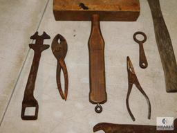 Lot of Vintage Hand Tools Hammer Wrenches Screwdrivers Saw Chipping Hammer +