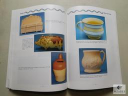 1997-1998 Pictorial Price Guide to American Antiques ( Dorothy Hammond), American Art Pottery Wall