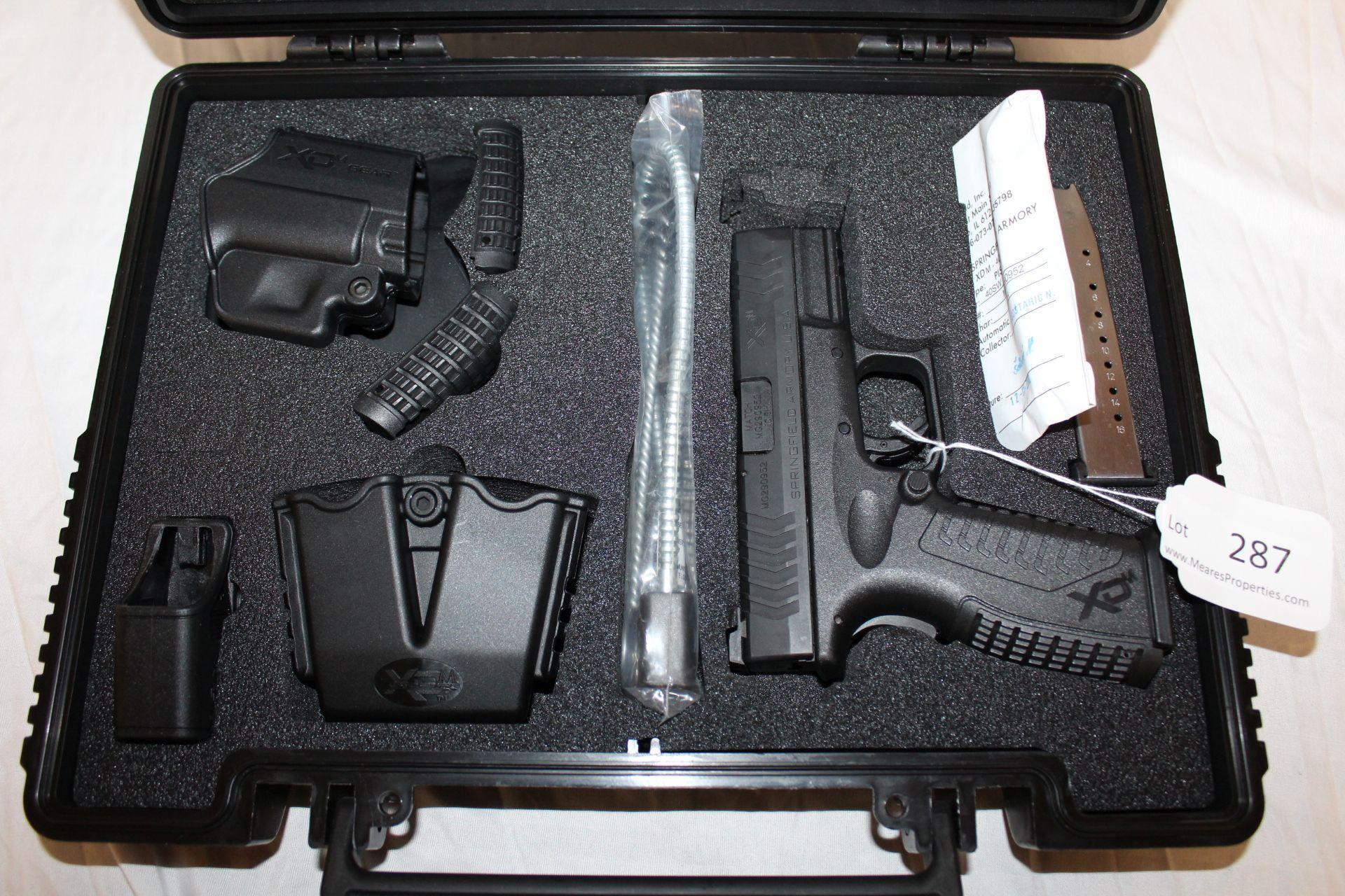 Springfield Armory XDm-40 .40S&W Pistol w/Gear Package.