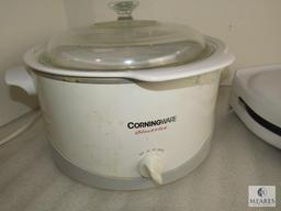 Lot Crockpot Cooker & Proctor Silex Waffle Maker