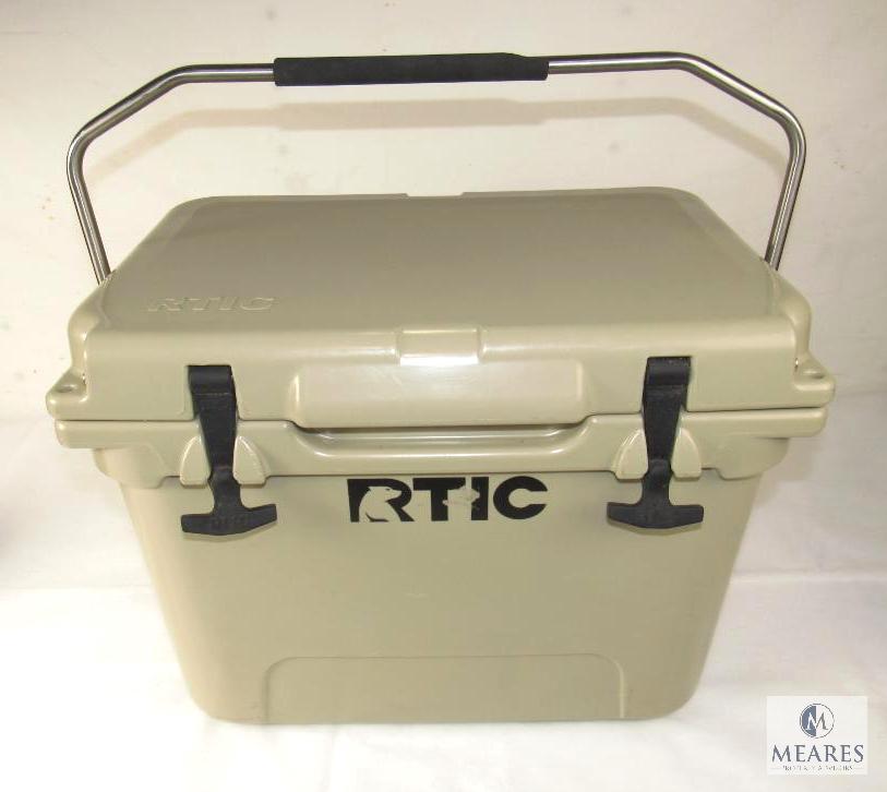 Rtic Cooler 20 in Tan Holds up to 24 Cans + Ice w/ Carrying Handle