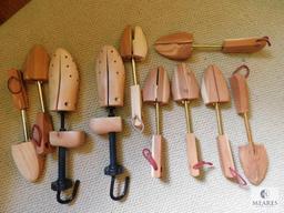 Lot of women's cedar wood shoe stretchers - most size L