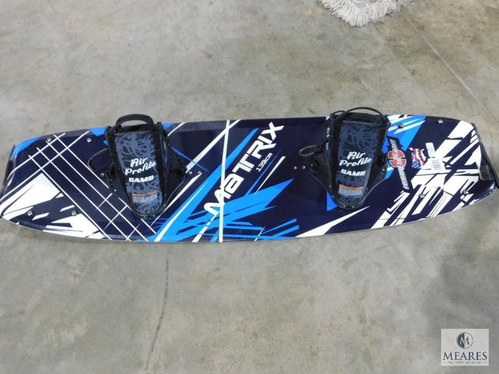 Hydroslide Matrix Wakeboard Wide 4-point design Accommodates riders over 125 lbs