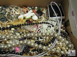 Large lot Costume Jewelry Necklaces, Pins, Bracelets, etc