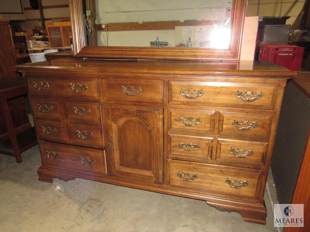 Wood Dresser with Mirror 7 Drawer & 1 Cabinet