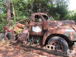 Old Mack Truck - For Parts or Scrap