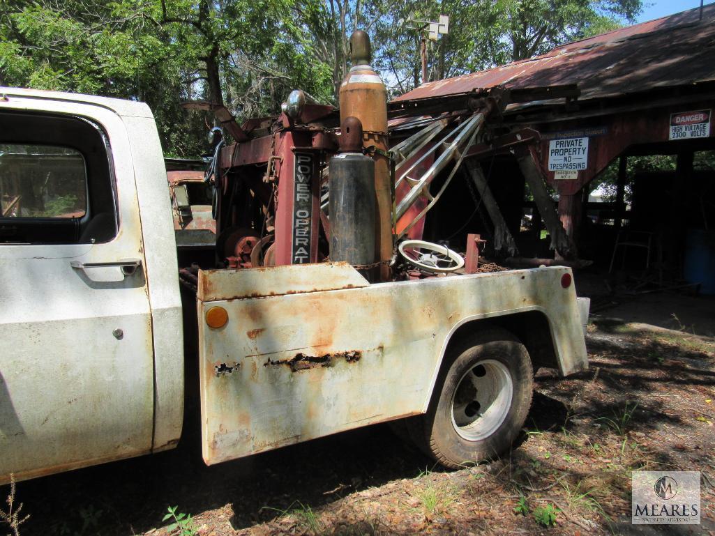 1973 GMC Custom Tow Truck Power Operator for Parts or scrap