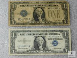 Lot of 2 - US $1 small size silver certificates