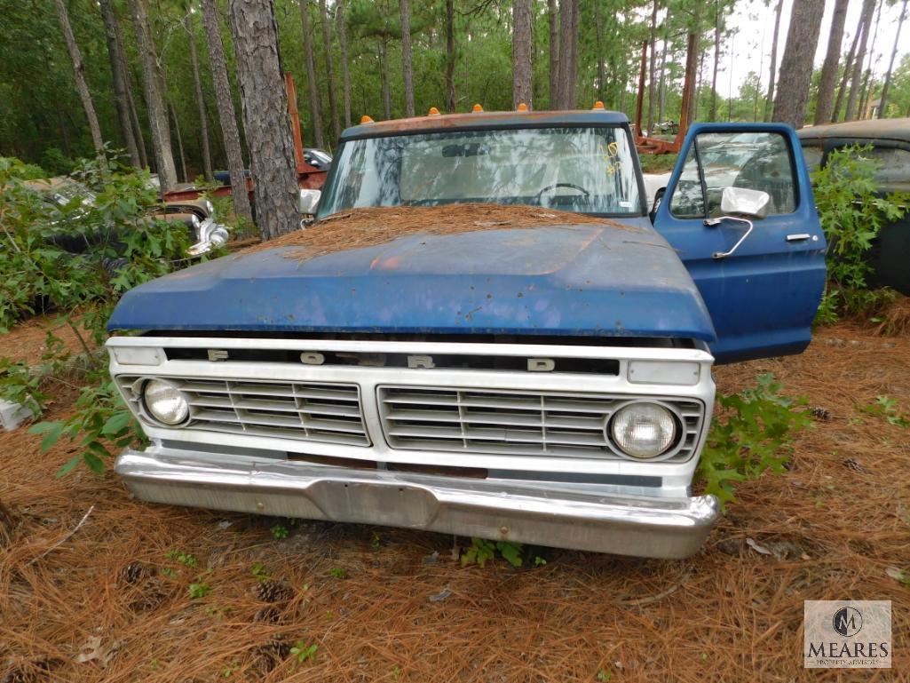 Ford F250 Custom - VIN: F25YCT14312 - possibly 1969