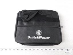 New Smith and Wesson 2 pistol range bag with shoulder strap and pouches to keep magazines separated