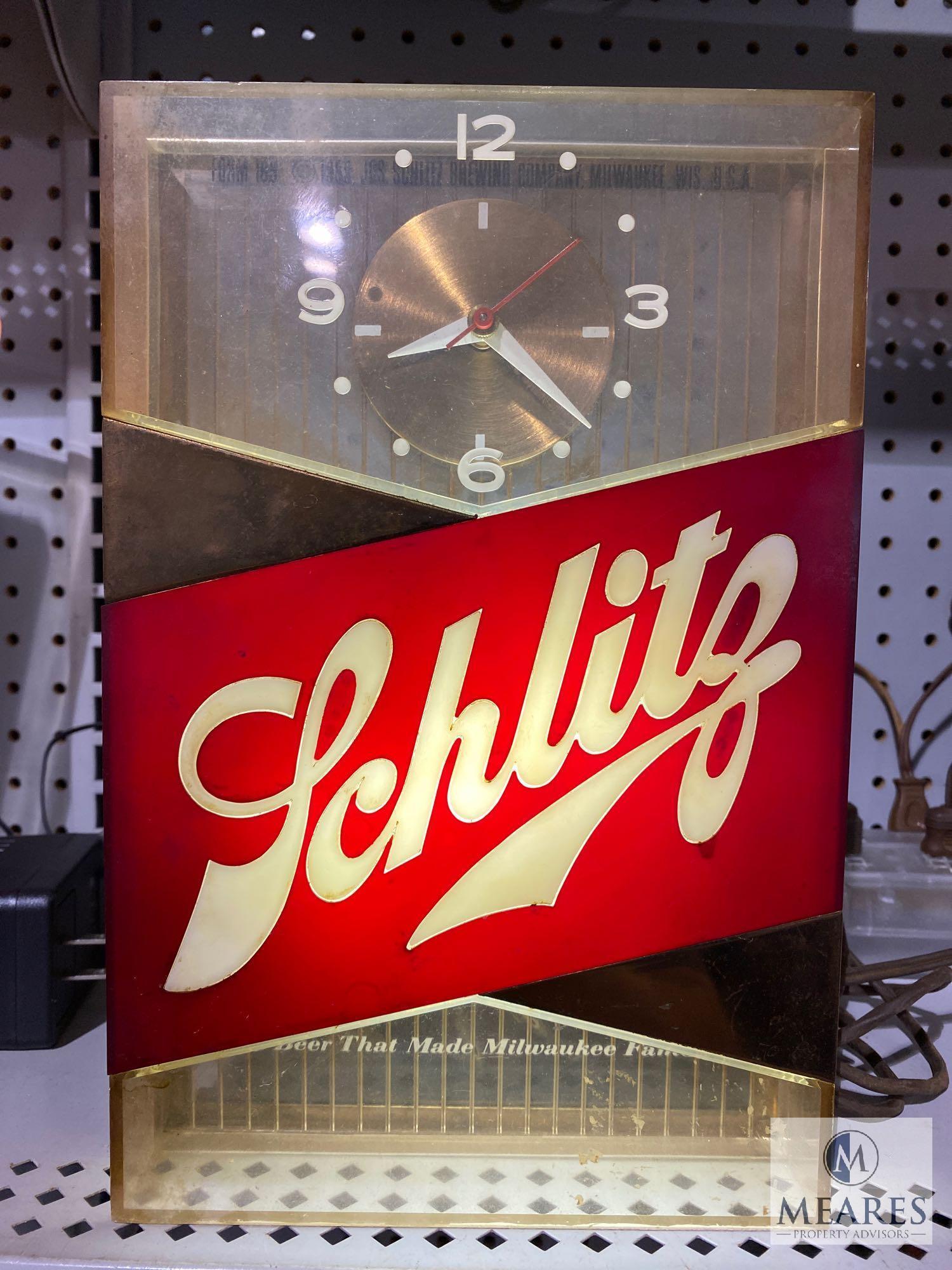 Vintage Light Up Schlitz Clock
