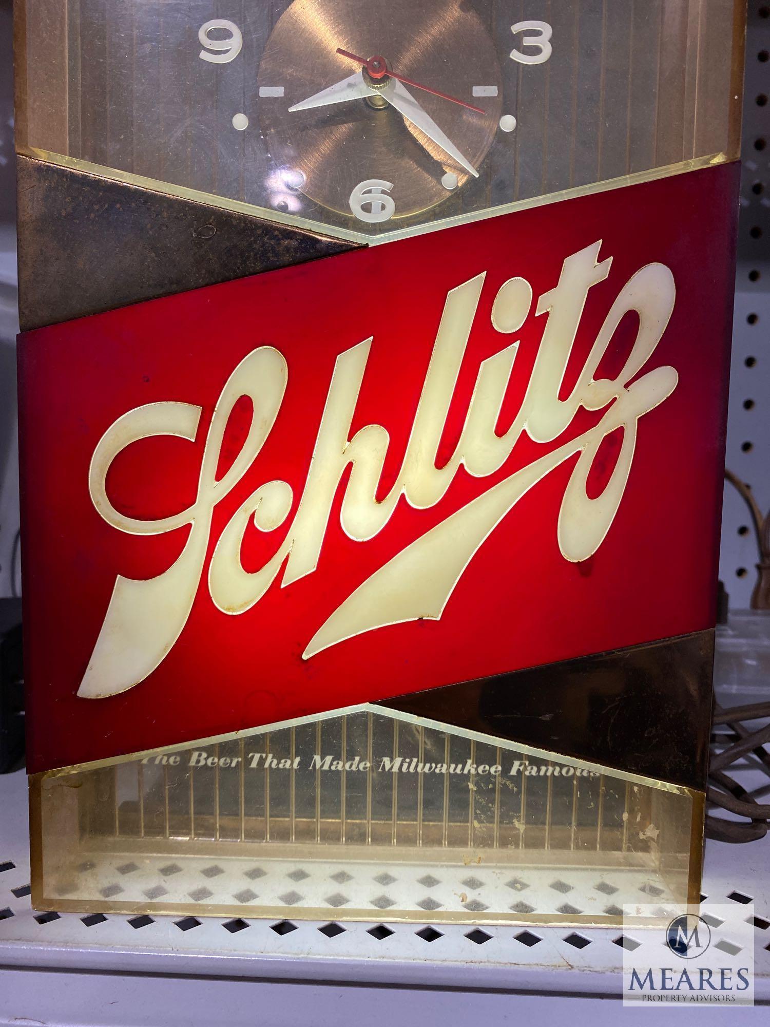 Vintage Light Up Schlitz Clock