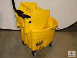 Rubbermaid Wave Brake Commercial Mop Bucket with Wringer