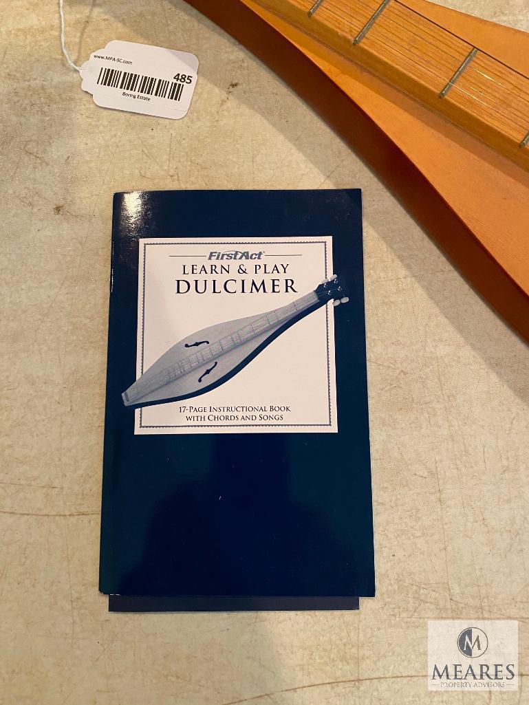 Dulcimer Musical Instrument and Learning Booklet