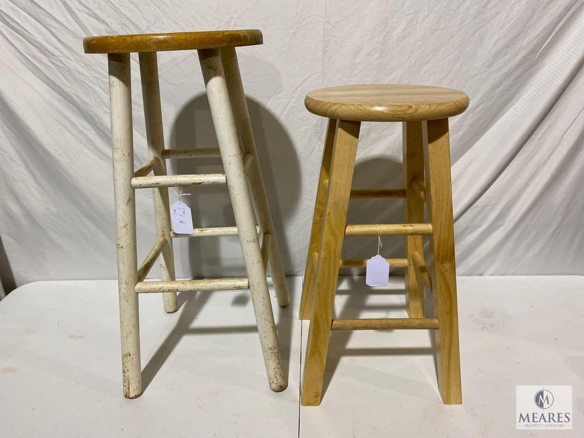 Lot of two Wooden Stools