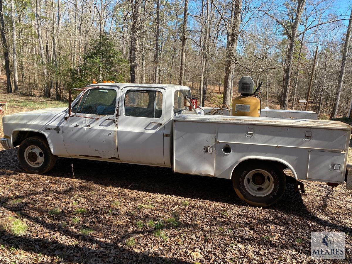 1988 Chevrolet Custom Deluxe R30 Pickup Truck, VIN # 1GBHR33K6JJ137760