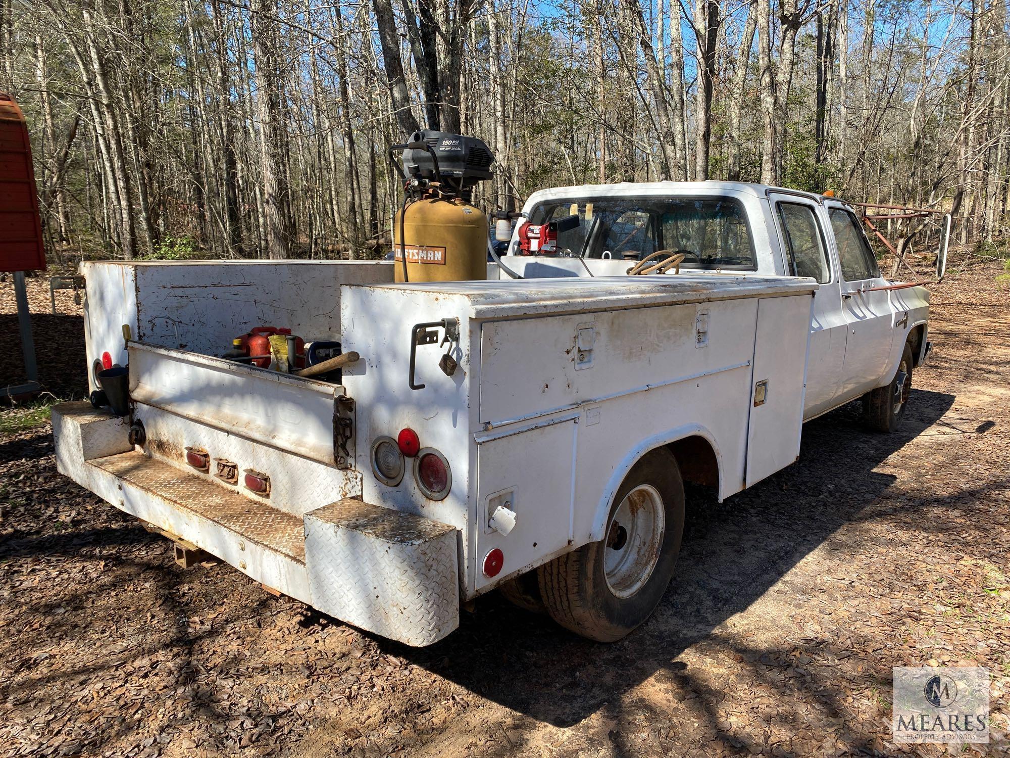 1988 Chevrolet Custom Deluxe R30 Pickup Truck, VIN # 1GBHR33K6JJ137760