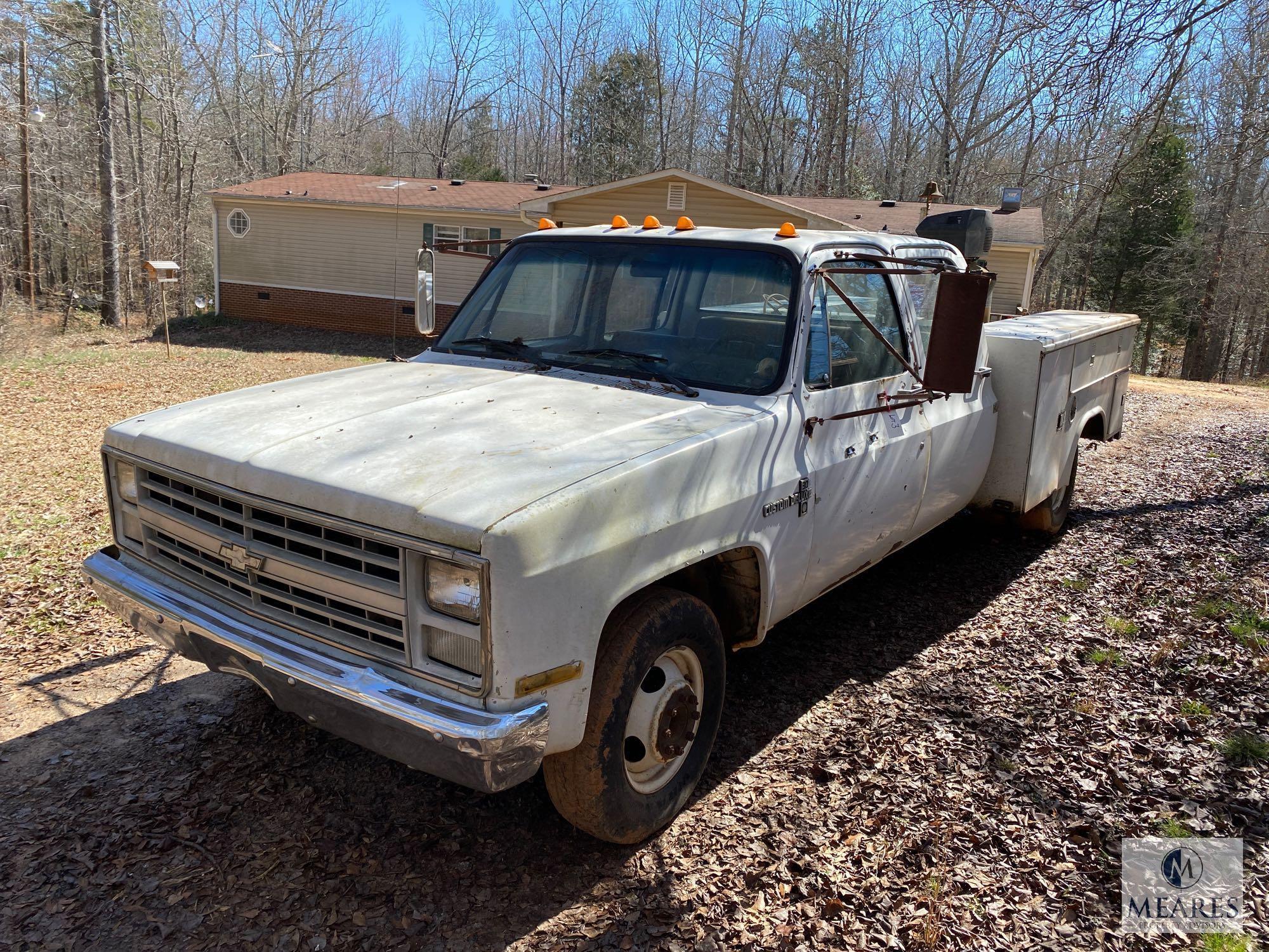 1988 Chevrolet Custom Deluxe R30 Pickup Truck, VIN # 1GBHR33K6JJ137760