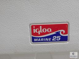 Igloo Marine 25 Cooler with Cushioned Top