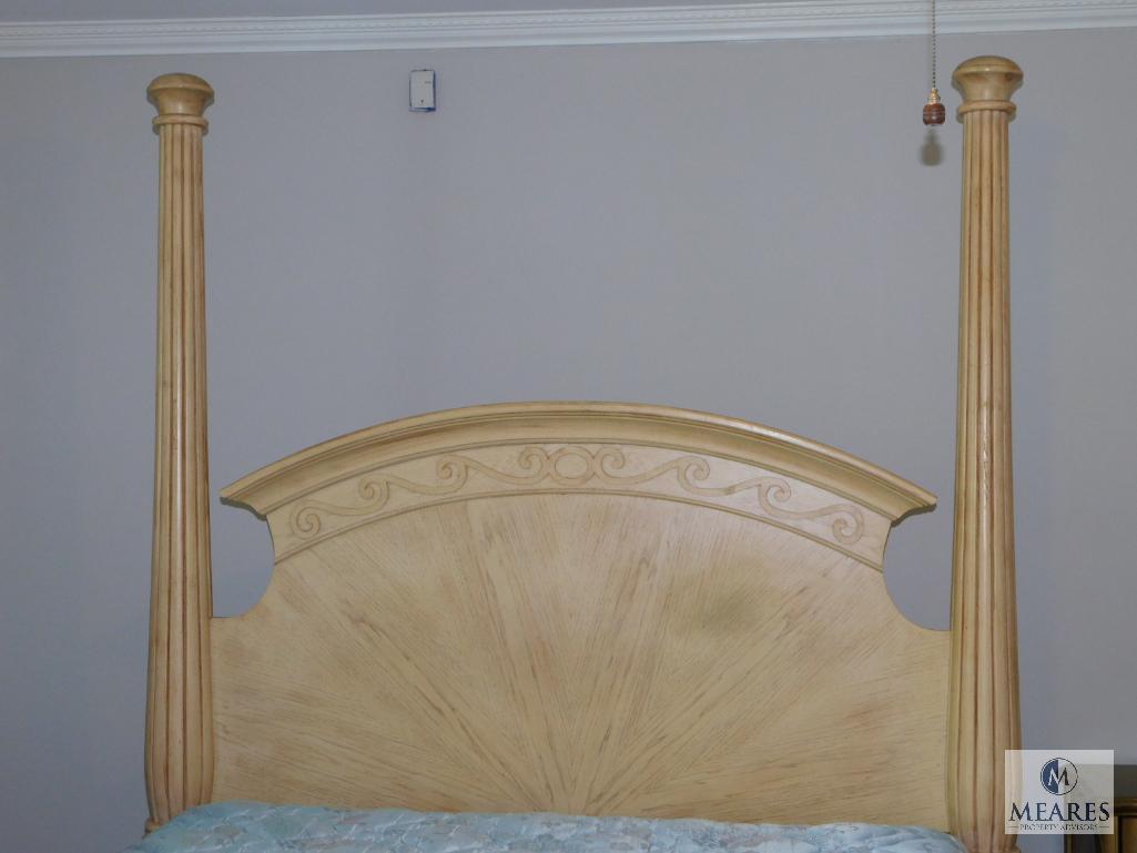 Queen Size Column Poster Bed Frame