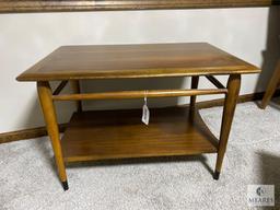 Beautiful Mid-Century Wood End Table with Inlay
