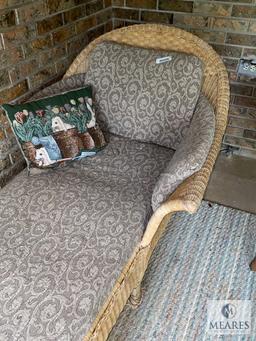 Indoor/Outdoor Wicker Chaise