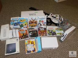 Nintendo Wii Set Console with Lots of Games & Accessories