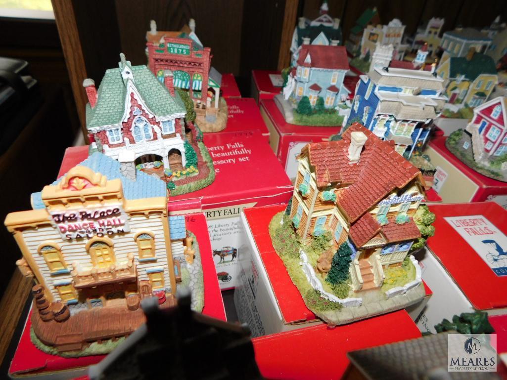 Large Lot of Liberty Falls Collectible Cottage Miniature Homes