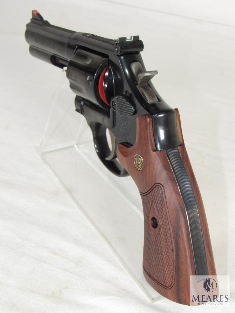 New Smith & Wesson 586-8 .357 Magnum Revolver