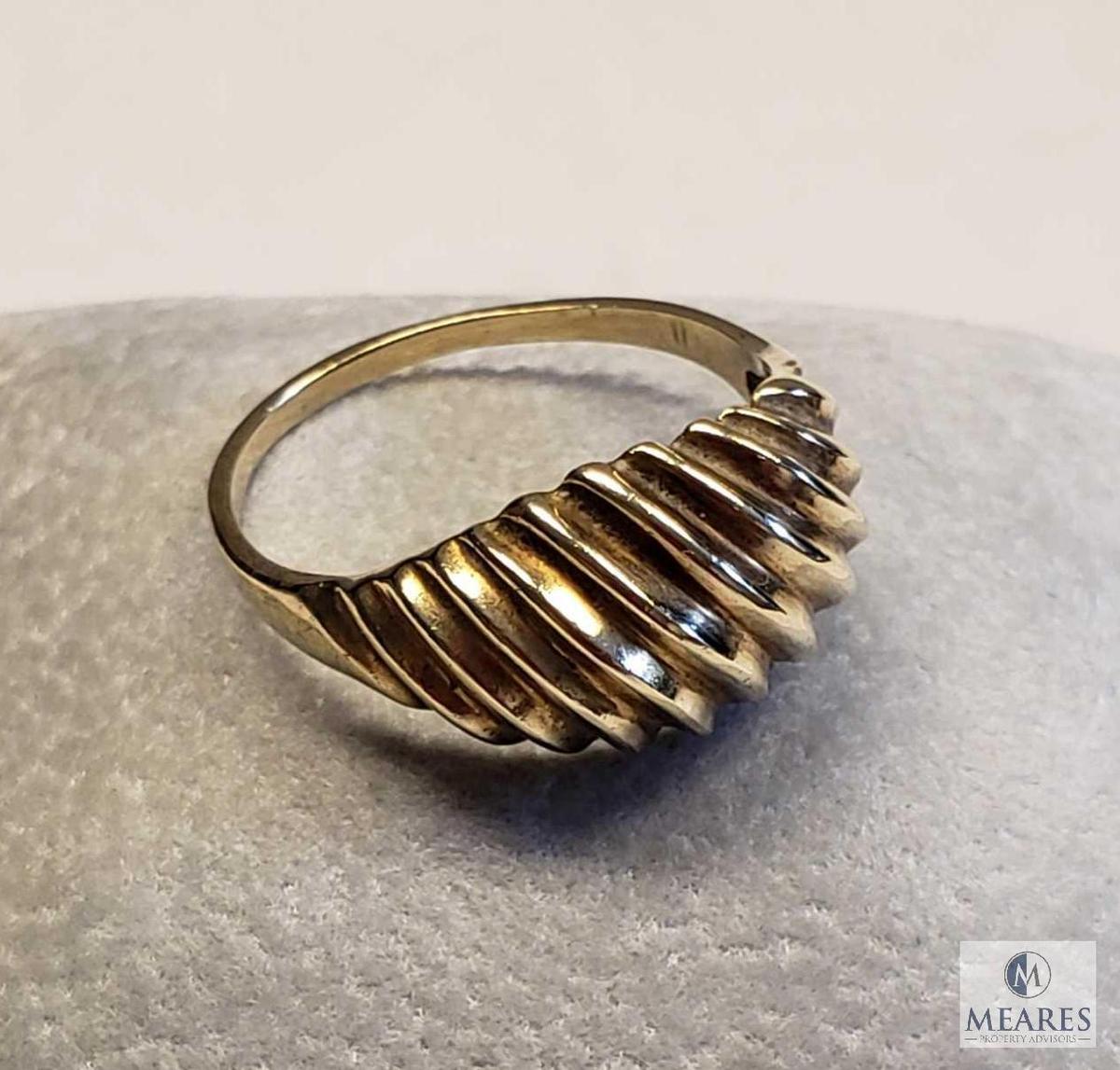 10KP Yellow Gold Twisted Dome Ring