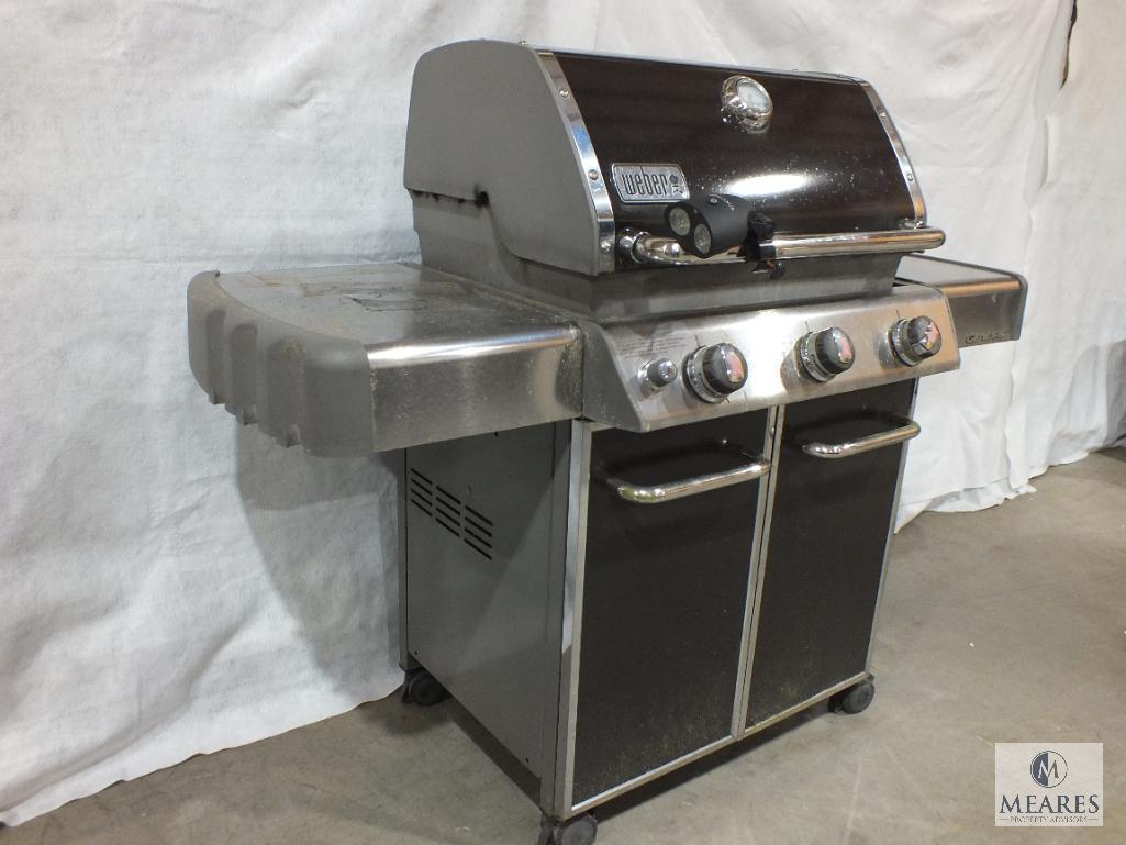 Weber Outdoor Gas Grill with Accessories