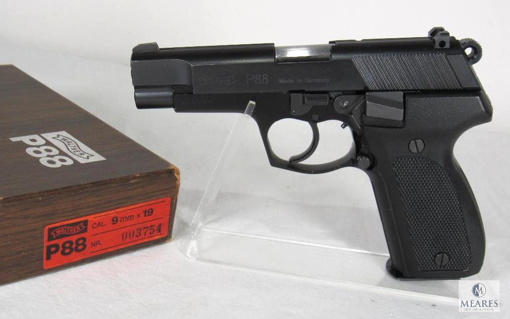 Walther P88 Standard 9mm Semi-Auto Pistol Like New with Box!