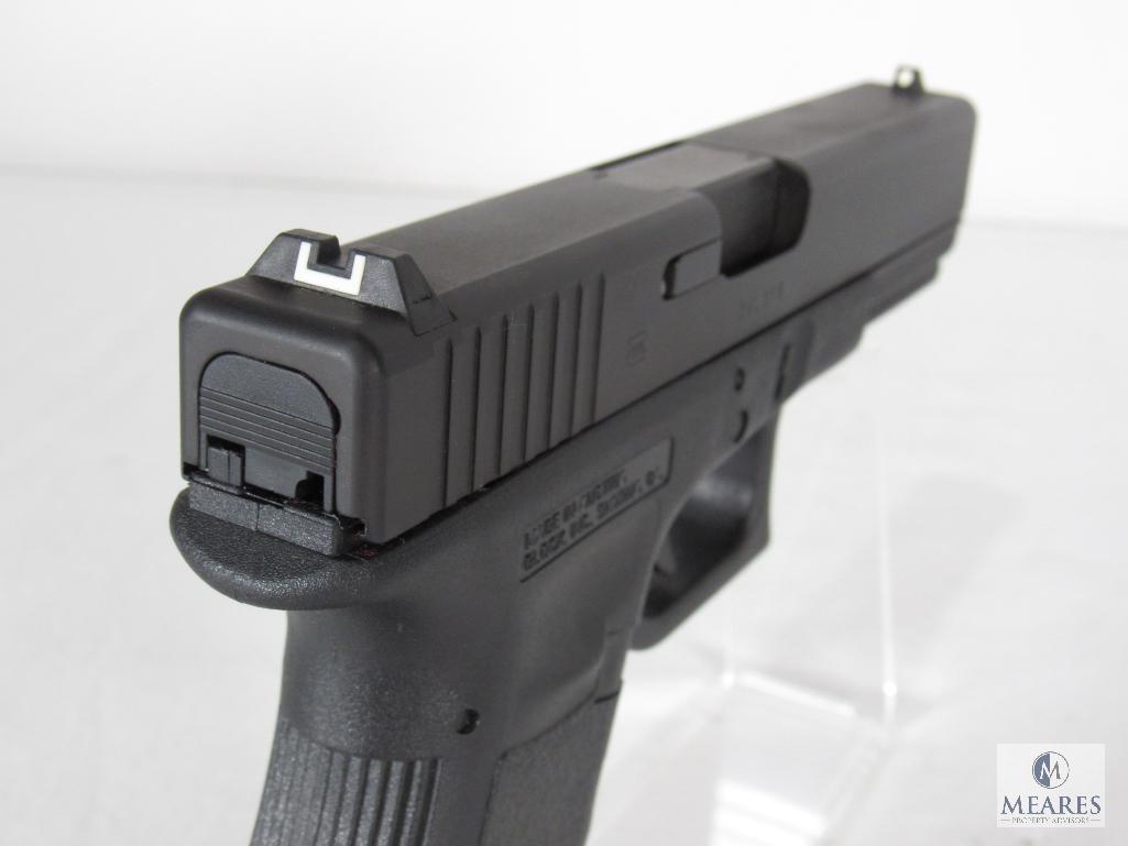 Glock 22 .40 S&W Semi-Auto Pistol - Unfired!
