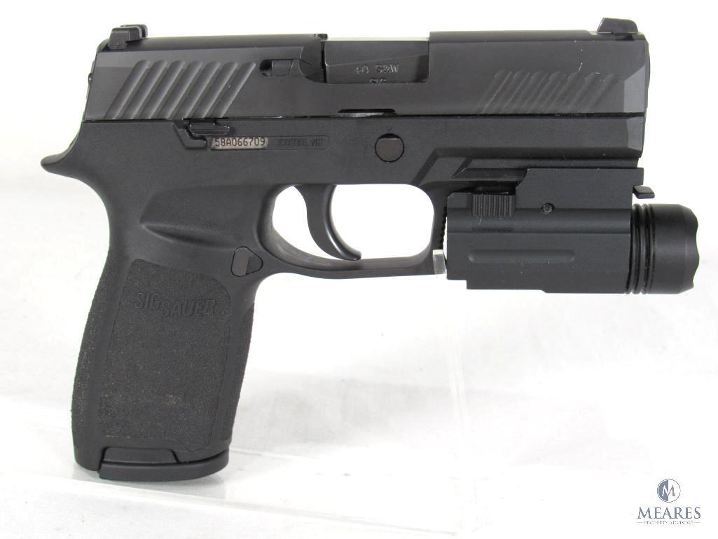 Sig Sauer P320 .40 S&W Semi-Auto Pistol with Light