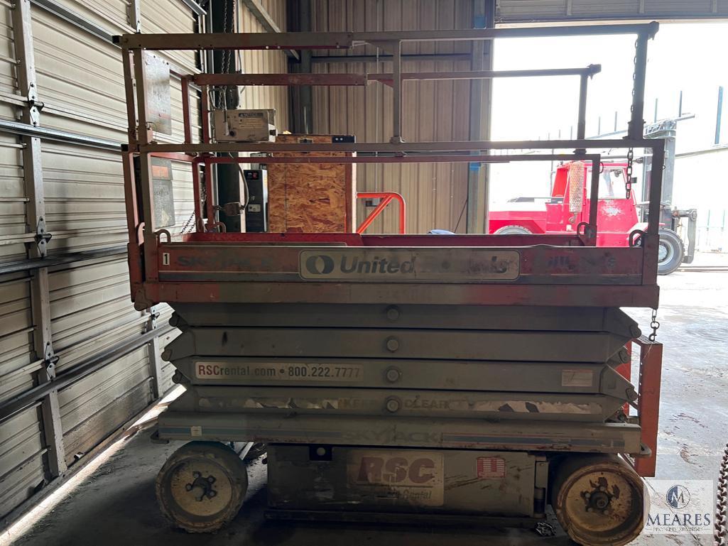 SKYJACK SJIII 3226 Scissor Lift