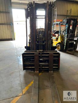 HYSTER 15,000-pound Triple-Mast Forklift