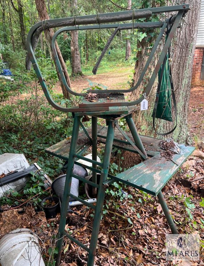 Outdoor Tree Stand - Freestanding