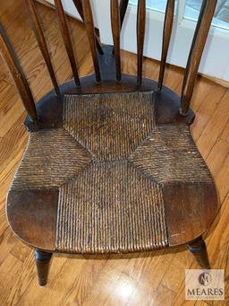 Bow-Back Side Windsor Chair with Brace